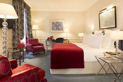 Hotel Le Burgundy Paris