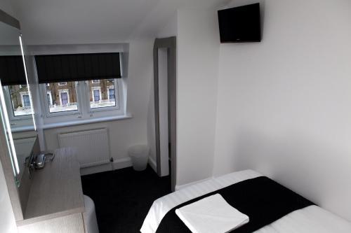 Hotel The Omega