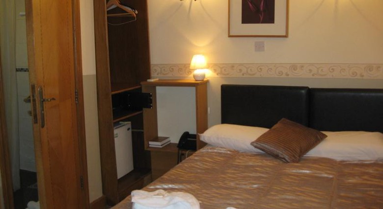 Glendale Hyde Park Hotel