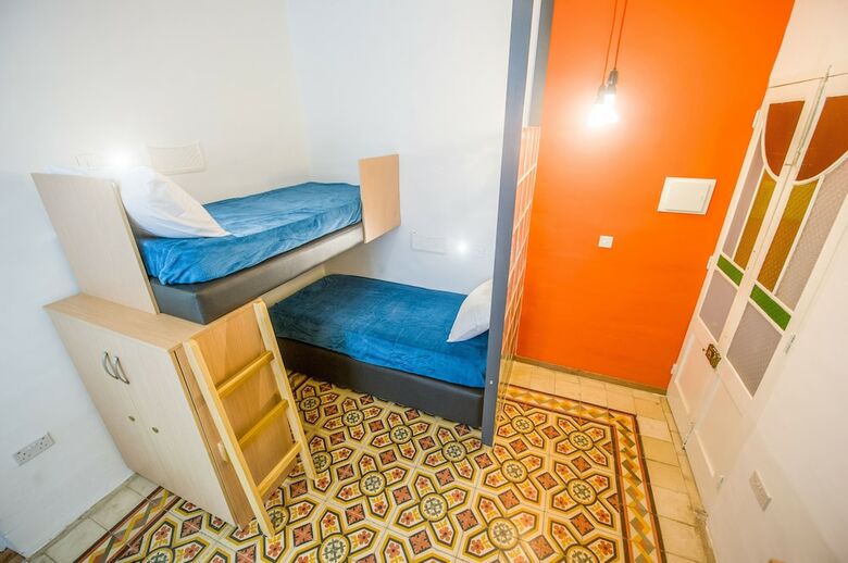 Hostel 94