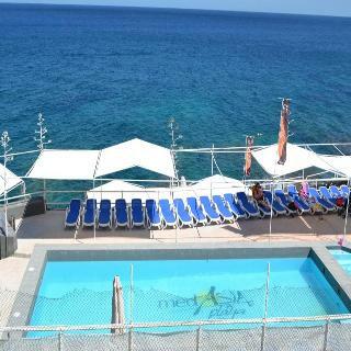 Pebbles Boutique Aparthotel