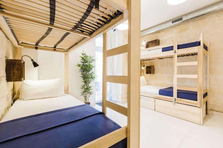 Two Pillows Boutique Hostel