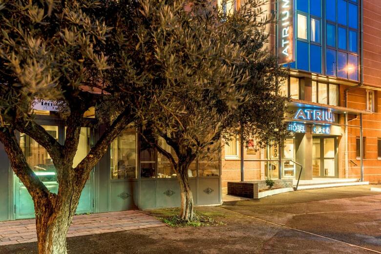 Atrium Hotel