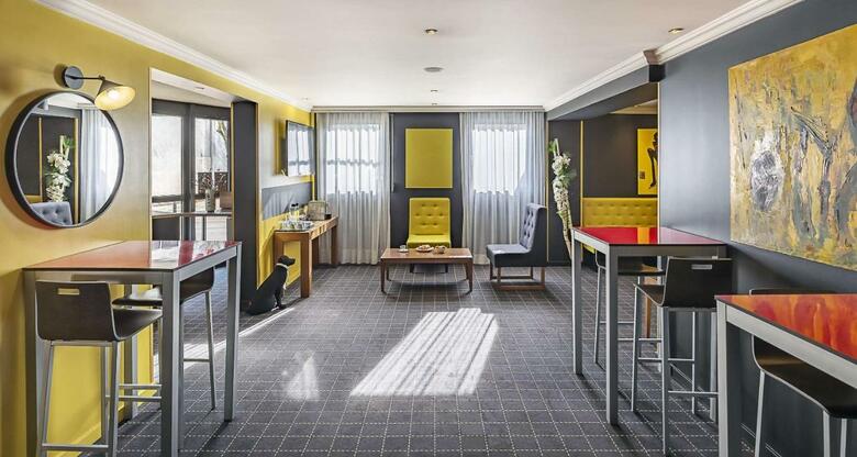 Atrium Hotel