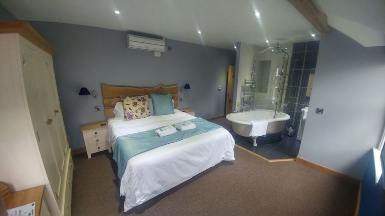 Hostal The Feathers