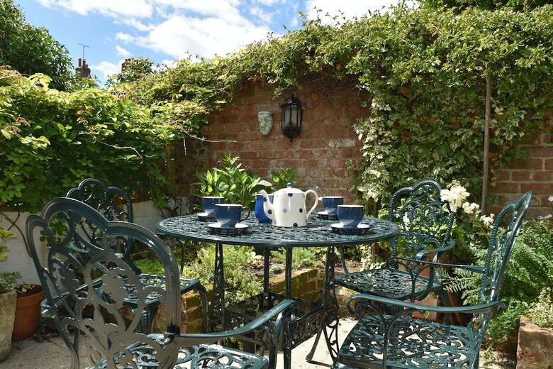 Crown Cottage