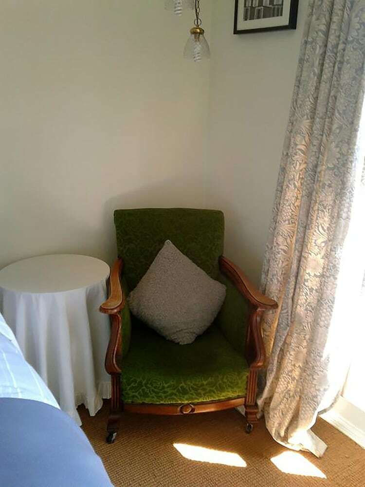 Hostal Cornerstones Guest House