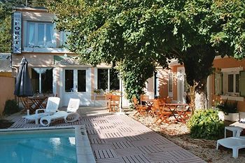 Hotel De La For�t