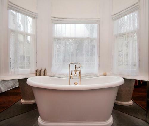 Veeve - Two Bedroom Apartment St Charles Square - Notting Hill