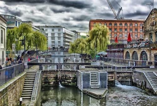 Veeve - Two Bedroom Apartment St Charles Square - Notting Hill