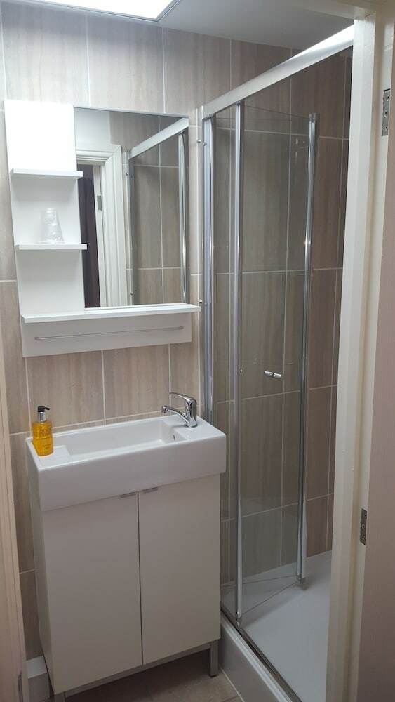 Hostal The Regent Guest House