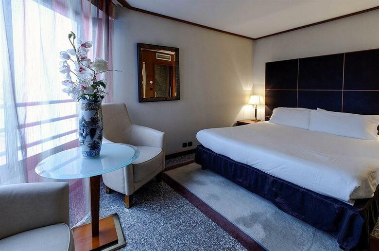 Hotel Goldstar Resort & Suites