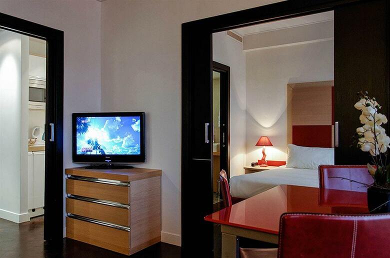 Hotel Goldstar Resort & Suites