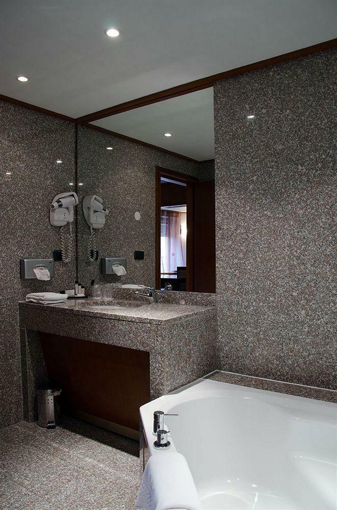Hotel Goldstar Resort & Suites