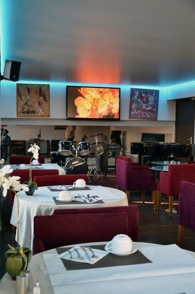 Hotel Goldstar Resort & Suites