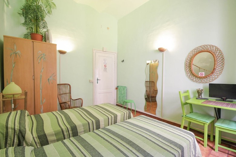 Hotel Sixbeds