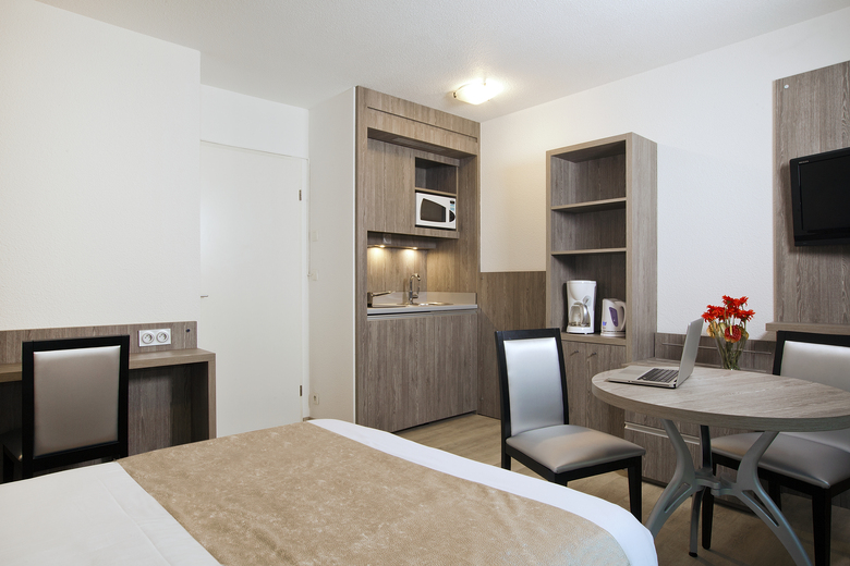 Hotel Apt Sejours Et Affaires Reims Residence Clair