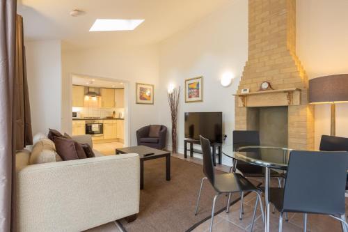 Water House Apartment