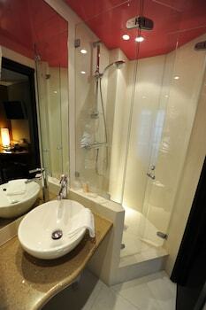The Originals Boutique Hotel Du Vieux Saule Paris Le Marais