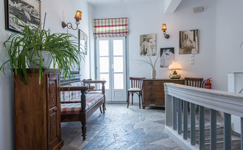 Adonis Hotel
