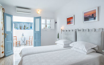 Adonis Hotel