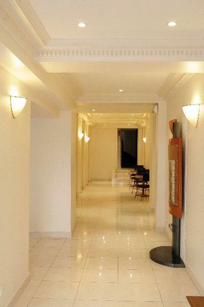 121 Paris Hotel