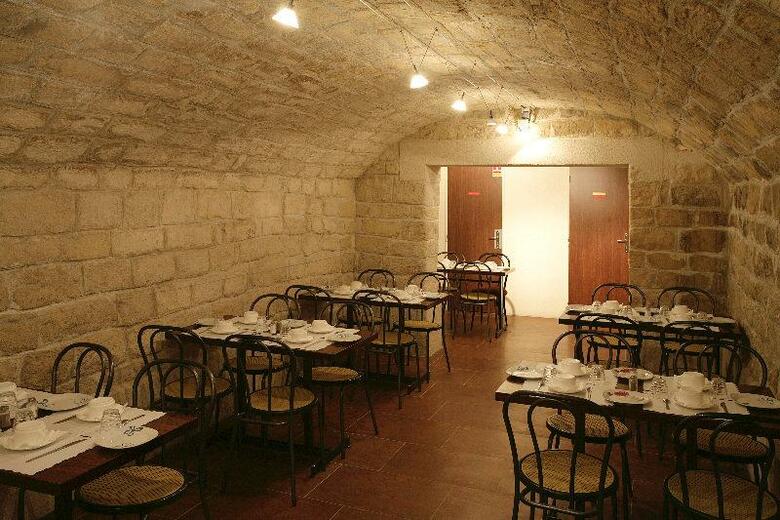 121 Paris Hotel