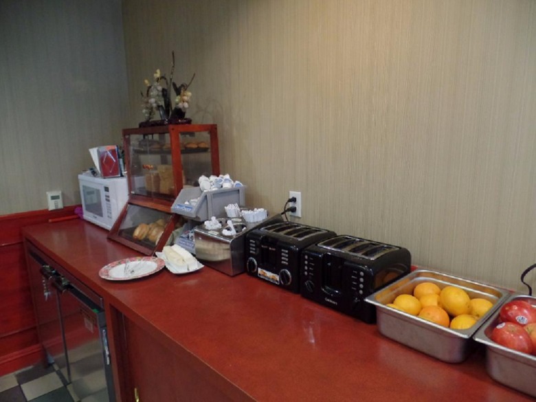 Metro Plaza Hotel