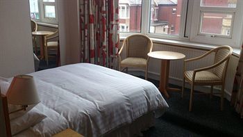 Chequers Plaza Hotel