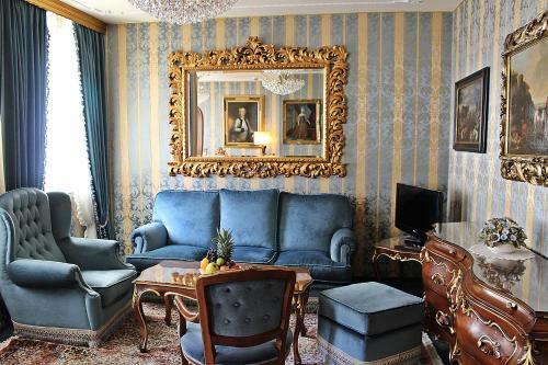 Palais Porcia Hotel