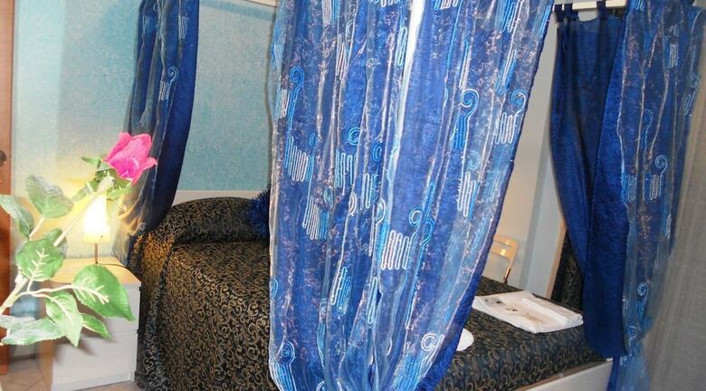 Hostal B&B Perla Di Corso Savoia