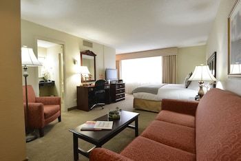 Hotel Regency Suites
