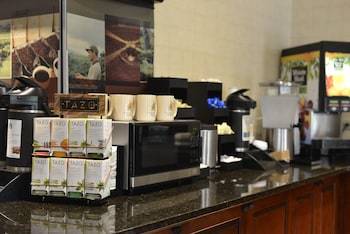 Hotel Regency Suites