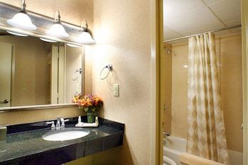 Hotel Regency Suites
