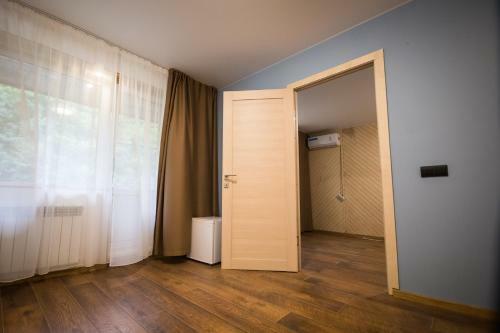 Hotel Izumrud