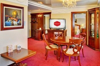 Yuzhniy Hotel