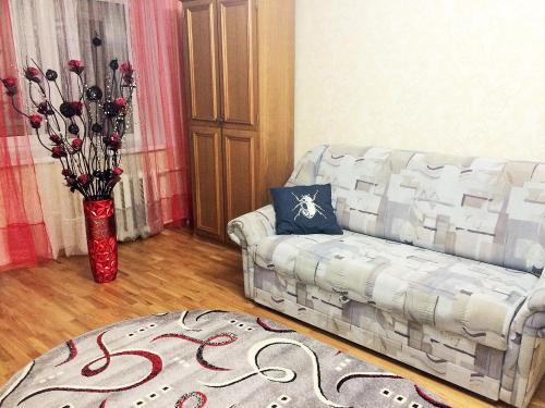 Apartment On Malysheva 84-5