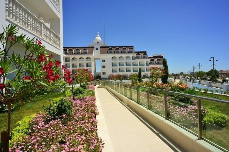 Hotel Side Crown Serenity