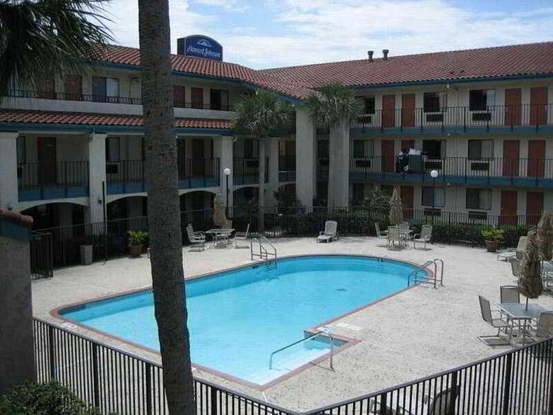 Hotel Howard Johnson Inn And Suites