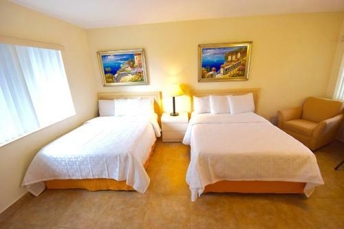 Hotel Surf Side Resort