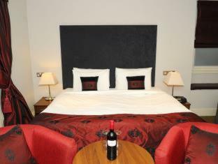 The Salisbury Hotel