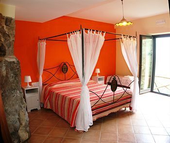 Bed & Breakfast Casarufolo Paradise