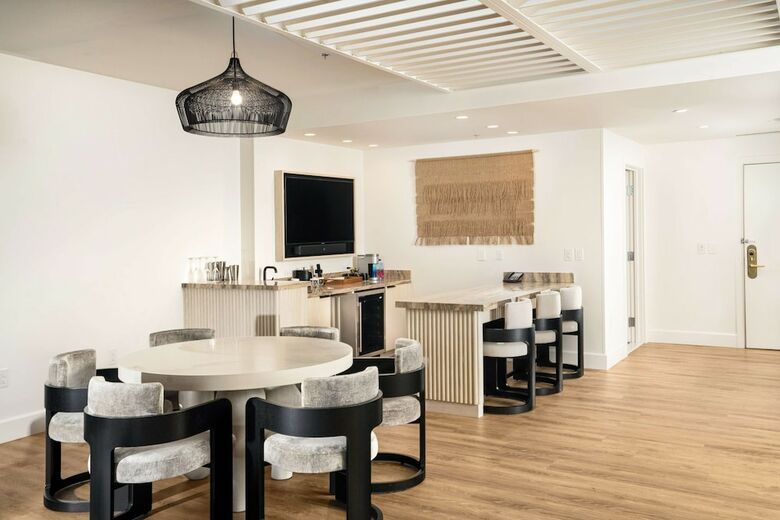 Virgin Hotels Las Vegas, Curio Collection By Hilton