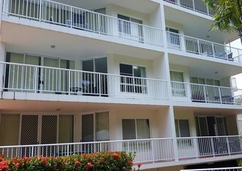Hotel Golden Sands Beachfront Resort