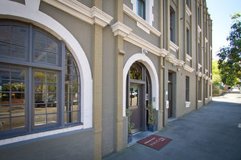 Vulcan Hotel