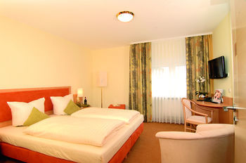 Mosel Hotel H�hn