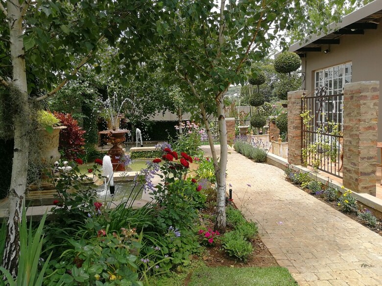 Hostal At 98 On Lynburn Guest House