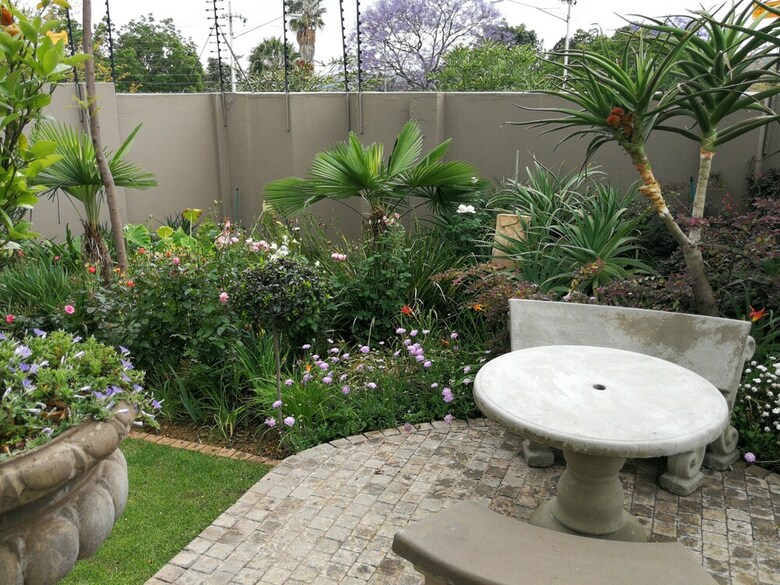 Hostal At 98 On Lynburn Guest House