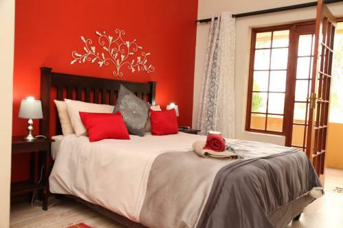 Hostal Classic Court B&B