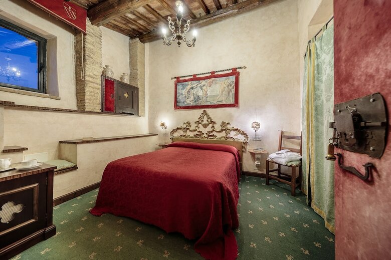 Castello Orsini Hotel